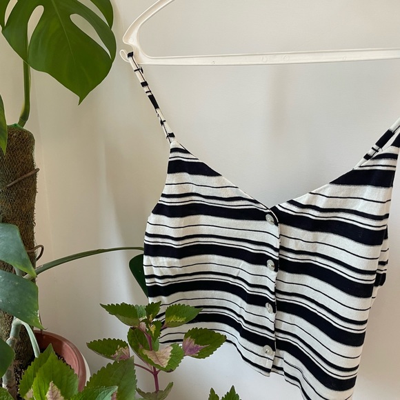 FLAT Rs.500/- H&M stripped crop top - Picture 2 of 3